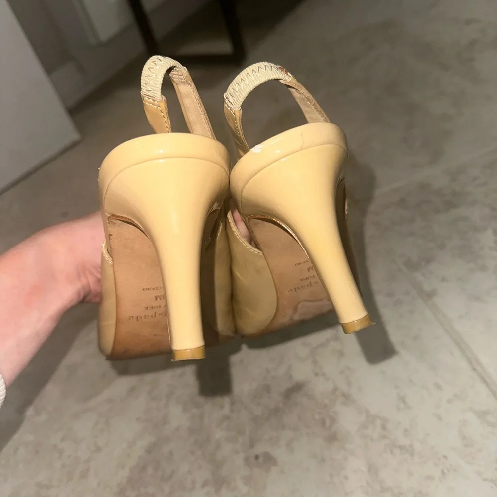 Kate‎ Spade Women's Tan Patent Leather Slingback Bow Open Toe Stiletto Heels 8